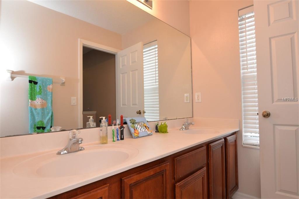 3457 ROLLING HILLS LANE, APOPKA, Florida 32712, 5 Bedrooms Bedrooms, 5 Rooms Rooms,4 BathroomsBathrooms,Residential,For sale,ROLLING HILLS,O5556008