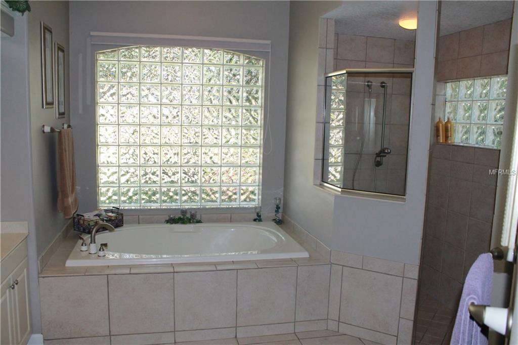 6400 YELLOW WOOD PLACE, SARASOTA, Florida 34241, 4 Bedrooms Bedrooms, 9 Rooms Rooms,2 BathroomsBathrooms,Residential,For sale,YELLOW WOOD,A4207757