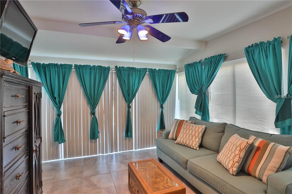 1501 COUNTRY LANE E, CLEARWATER, Florida 33759, 3 Bedrooms Bedrooms, 7 Rooms Rooms,2 BathroomsBathrooms,Residential,For sale,COUNTRY,U7845723