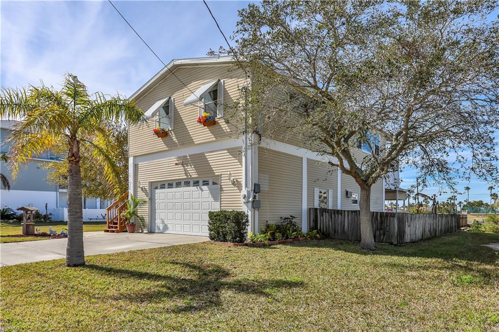 13749 VICTOR AVENUE, HUDSON, Florida 34667, 2 Bedrooms Bedrooms, 3 Rooms Rooms,2 BathroomsBathrooms,Residential,For sale,VICTOR,W7637663