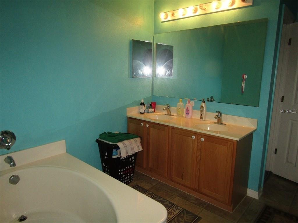 509 RONSHELLE AVENUE, HAINES CITY, Florida 33844, 4 Bedrooms Bedrooms, 10 Rooms Rooms,2 BathroomsBathrooms,Residential,For sale,RONSHELLE,P4719007