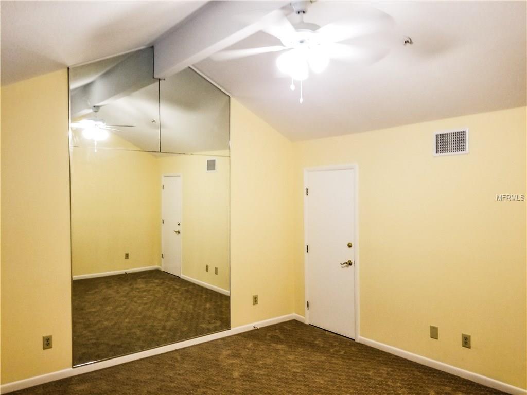 320 ISLAND WAY, CLEARWATER BEACH, Florida 33767, 3 Bedrooms Bedrooms, 6 Rooms Rooms,3 BathroomsBathrooms,Residential,For sale,ISLAND,T2928191