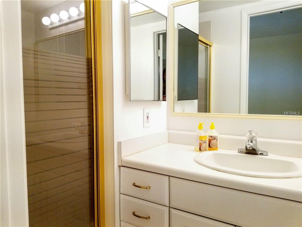 320 ISLAND WAY, CLEARWATER BEACH, Florida 33767, 3 Bedrooms Bedrooms, 6 Rooms Rooms,3 BathroomsBathrooms,Residential,For sale,ISLAND,T2928191