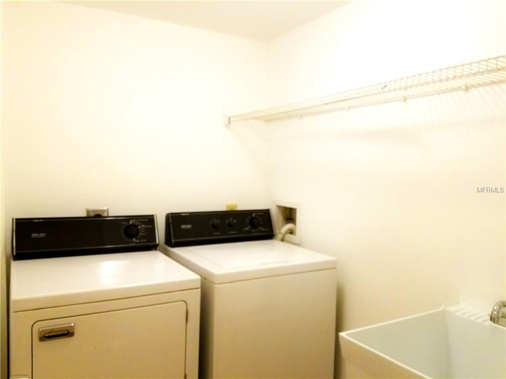 320 ISLAND WAY, CLEARWATER BEACH, Florida 33767, 3 Bedrooms Bedrooms, 6 Rooms Rooms,3 BathroomsBathrooms,Residential,For sale,ISLAND,T2928191