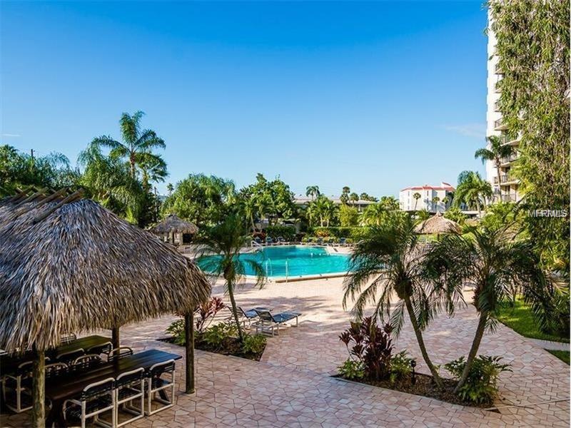 320 ISLAND WAY, CLEARWATER BEACH, Florida 33767, 3 Bedrooms Bedrooms, 6 Rooms Rooms,3 BathroomsBathrooms,Residential,For sale,ISLAND,T2928191