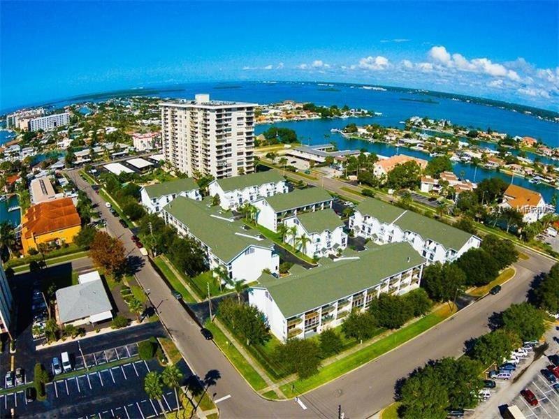 320 ISLAND WAY, CLEARWATER BEACH, Florida 33767, 3 Bedrooms Bedrooms, 6 Rooms Rooms,3 BathroomsBathrooms,Residential,For sale,ISLAND,T2928191