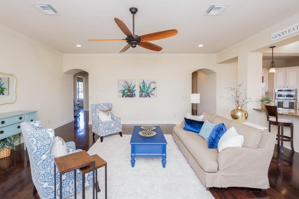 614 SHAMAN COURT, WINTER HAVEN, Florida 33880, 4 Bedrooms Bedrooms, 12 Rooms Rooms,3 BathroomsBathrooms,Residential,For sale,SHAMAN,P4718178