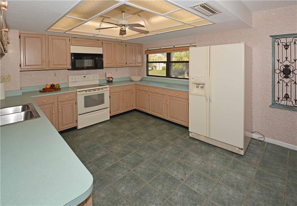 12242 2ND STREET E, TREASURE ISLAND, Florida 33706, 3 Bedrooms Bedrooms, 5 Rooms Rooms,2 BathroomsBathrooms,Residential,For sale,2ND,U7843960