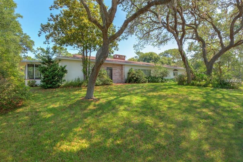 1000 E BERESFORD AVENUE, DELAND, Florida 32724, 4 Bedrooms Bedrooms, 10 Rooms Rooms,6 BathroomsBathrooms,Residential,For sale,BERESFORD,V4722711