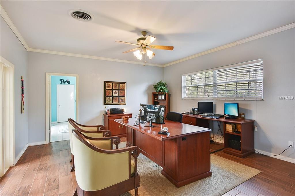 1000 E BERESFORD AVENUE, DELAND, Florida 32724, 4 Bedrooms Bedrooms, 10 Rooms Rooms,6 BathroomsBathrooms,Residential,For sale,BERESFORD,V4722711