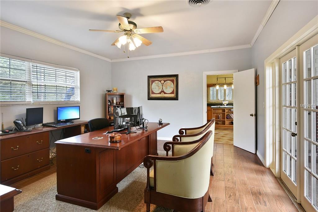 1000 E BERESFORD AVENUE, DELAND, Florida 32724, 4 Bedrooms Bedrooms, 10 Rooms Rooms,6 BathroomsBathrooms,Residential,For sale,BERESFORD,V4722711