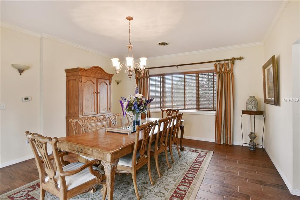 1000 E BERESFORD AVENUE, DELAND, Florida 32724, 4 Bedrooms Bedrooms, 10 Rooms Rooms,6 BathroomsBathrooms,Residential,For sale,BERESFORD,V4722711