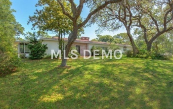 1000 E BERESFORD AVENUE, DELAND, Florida 32724, 4 Bedrooms Bedrooms, 10 Rooms Rooms,6 BathroomsBathrooms,Residential,For sale,BERESFORD,V4722711