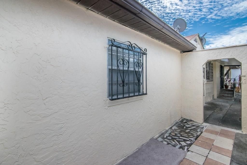 305 N LINCOLN AVENUE, TAMPA, Florida 33609, 4 Bedrooms Bedrooms, 4 Rooms Rooms,4 BathroomsBathrooms,Residential,For sale,LINCOLN,T2927425