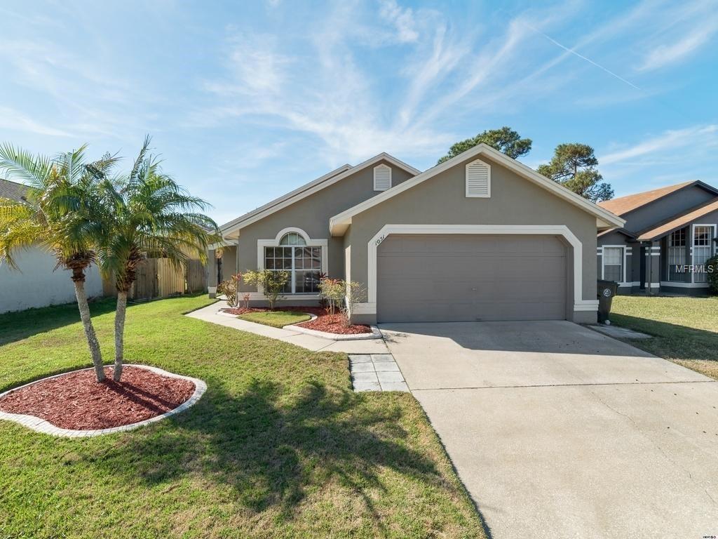 1051 HORNBEAM STREET, OVIEDO, Florida 32765, 3 Bedrooms Bedrooms, 3 Rooms Rooms,2 BathroomsBathrooms,Residential,For sale,HORNBEAM,O5561718