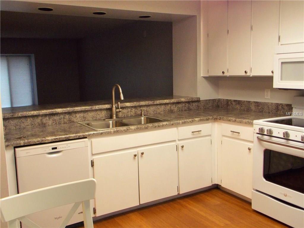 7803 LEMONWOOD COURT, TEMPLE TERRACE, Florida 33637, 3 Bedrooms Bedrooms, 5 Rooms Rooms,2 BathroomsBathrooms,Residential,For sale,LEMONWOOD,T2928441