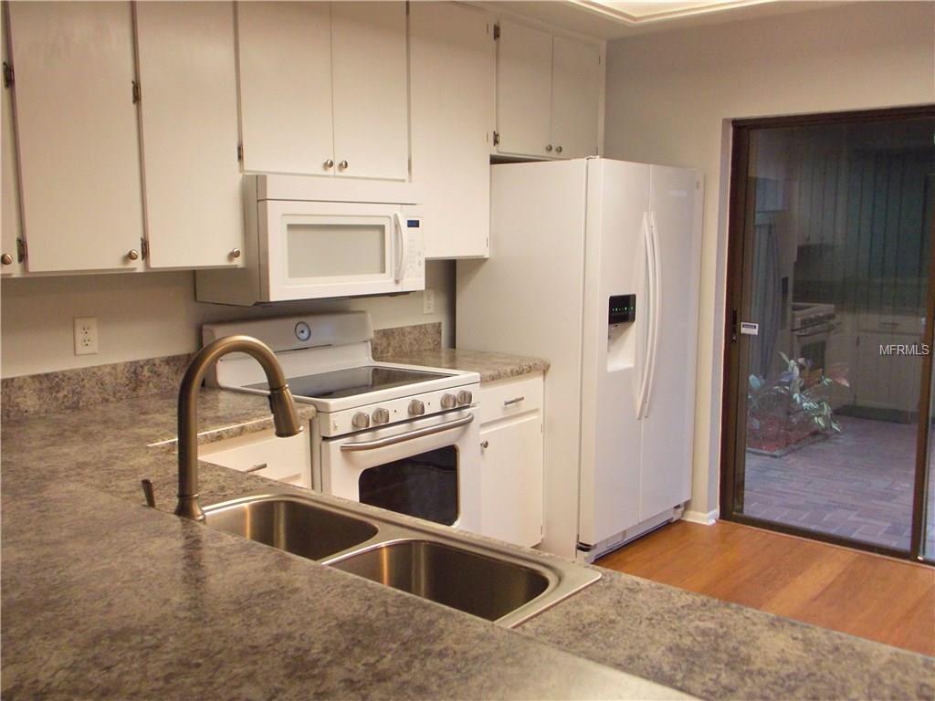 7803 LEMONWOOD COURT, TEMPLE TERRACE, Florida 33637, 3 Bedrooms Bedrooms, 5 Rooms Rooms,2 BathroomsBathrooms,Residential,For sale,LEMONWOOD,T2928441