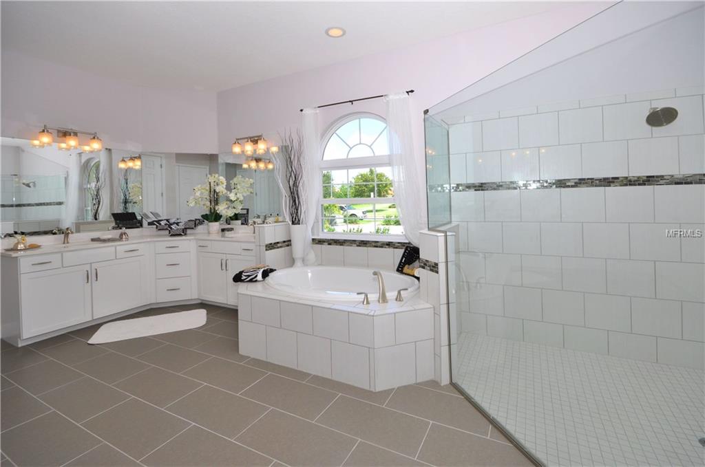 16609 7TH AVENUE E, BRADENTON, Florida 34212, 4 Bedrooms Bedrooms, 4 Rooms Rooms,5 BathroomsBathrooms,Residential,For sale,7TH,T2884862