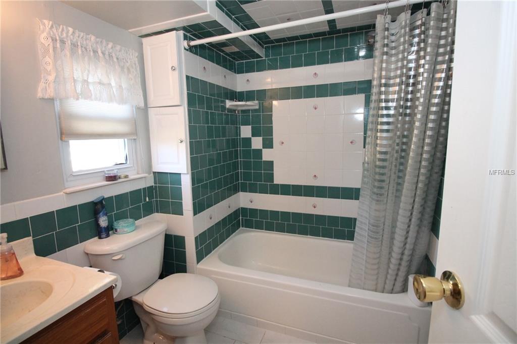 3180 LOCKWOOD LAKE CIRCLE, SARASOTA, Florida 34234, 3 Bedrooms Bedrooms, 7 Rooms Rooms,2 BathroomsBathrooms,Residential,For sale,LOCKWOOD LAKE,A4198816