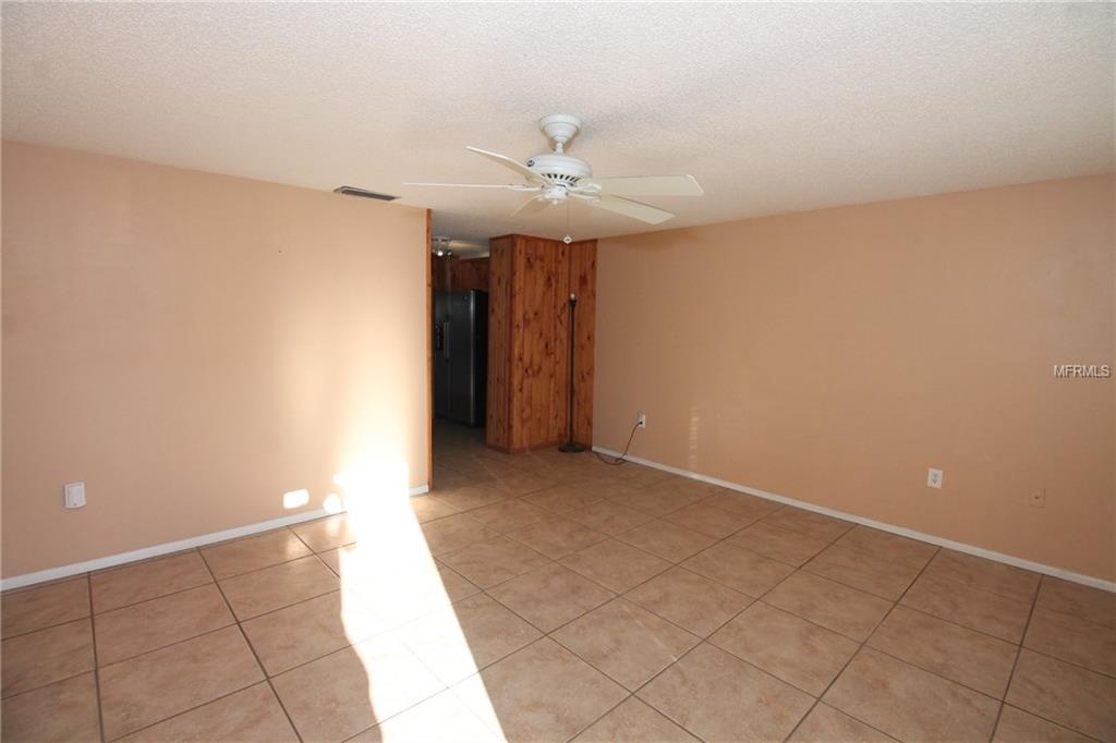 3180 LOCKWOOD LAKE CIRCLE, SARASOTA, Florida 34234, 3 Bedrooms Bedrooms, 7 Rooms Rooms,2 BathroomsBathrooms,Residential,For sale,LOCKWOOD LAKE,A4198816