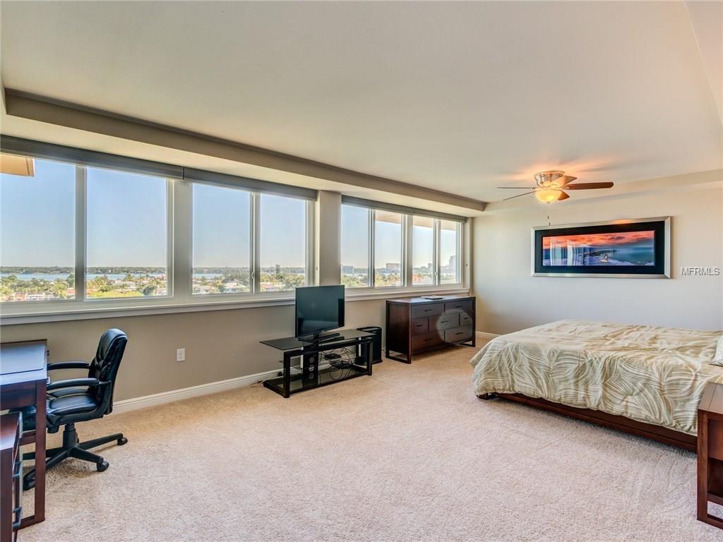 223 ISLAND WAY, CLEARWATER BEACH, Florida 33767, 3 Bedrooms Bedrooms, 3 Rooms Rooms,3 BathroomsBathrooms,Residential,For sale,ISLAND,U7840414