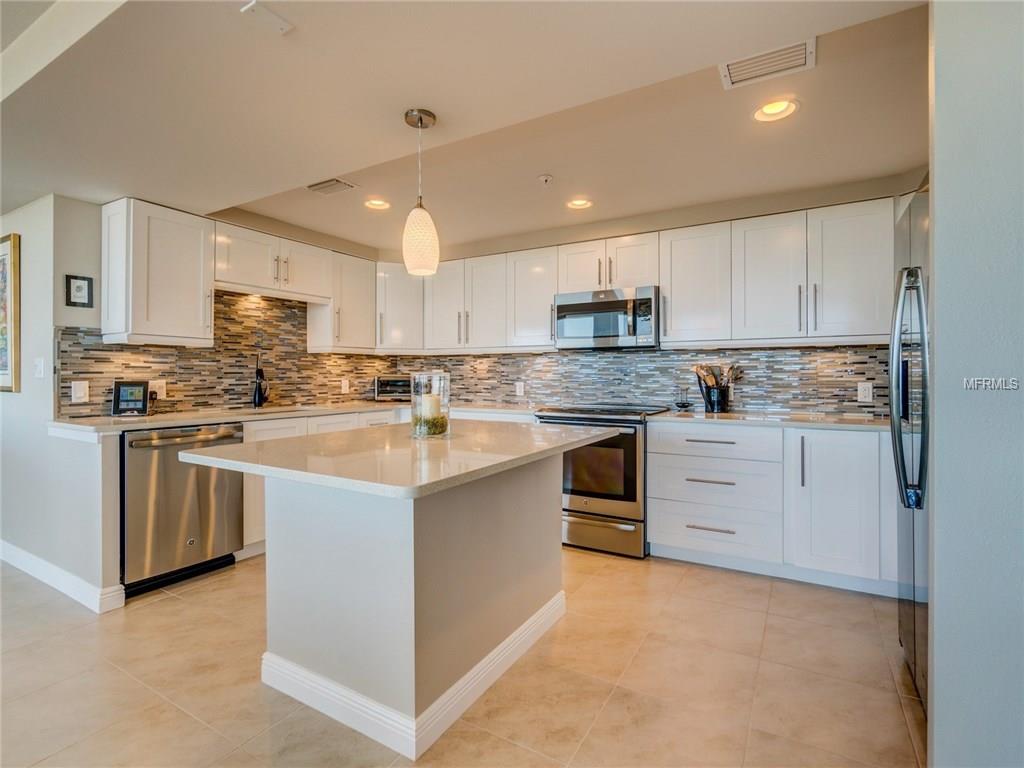 223 ISLAND WAY, CLEARWATER BEACH, Florida 33767, 3 Bedrooms Bedrooms, 3 Rooms Rooms,3 BathroomsBathrooms,Residential,For sale,ISLAND,U7840414