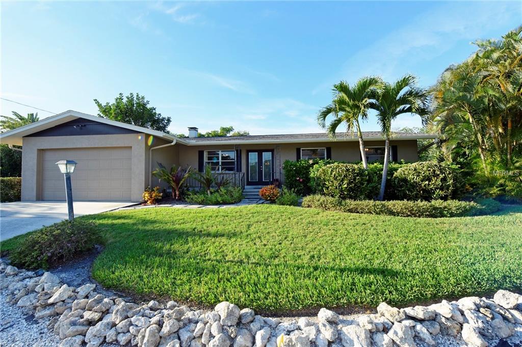 765 JUNGLE QUEEN WAY, LONGBOAT KEY, Florida 34228, 3 Bedrooms Bedrooms, 7 Rooms Rooms,2 BathroomsBathrooms,Residential,For sale,JUNGLE QUEEN,R4707285