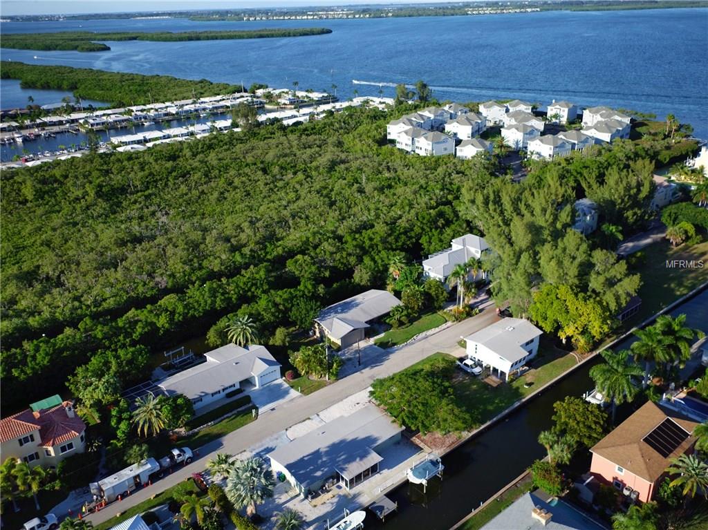 765 JUNGLE QUEEN WAY, LONGBOAT KEY, Florida 34228, 3 Bedrooms Bedrooms, 7 Rooms Rooms,2 BathroomsBathrooms,Residential,For sale,JUNGLE QUEEN,R4707285
