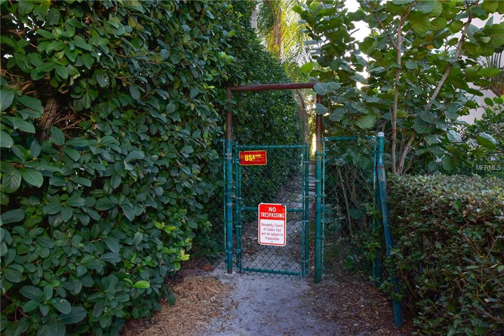 765 JUNGLE QUEEN WAY, LONGBOAT KEY, Florida 34228, 3 Bedrooms Bedrooms, 7 Rooms Rooms,2 BathroomsBathrooms,Residential,For sale,JUNGLE QUEEN,R4707285