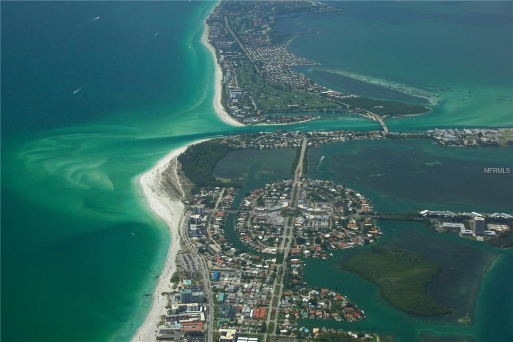 765 JUNGLE QUEEN WAY, LONGBOAT KEY, Florida 34228, 3 Bedrooms Bedrooms, 7 Rooms Rooms,2 BathroomsBathrooms,Residential,For sale,JUNGLE QUEEN,R4707285