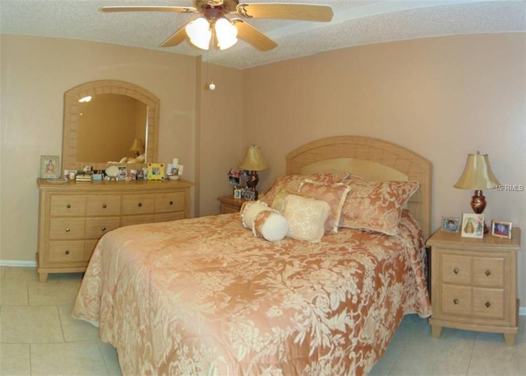 2669 WOODGATE LANE, SARASOTA, Florida 34231, 2 Bedrooms Bedrooms, 3 Rooms Rooms,2 BathroomsBathrooms,Residential,For sale,WOODGATE,D5922344