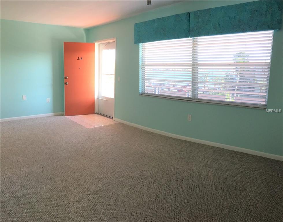 1898 SHORE DRIVE S, SOUTH PASADENA, Florida 33707, 1 Bedroom Bedrooms, 5 Rooms Rooms,1 BathroomBathrooms,Residential,For sale,SHORE,U7844659