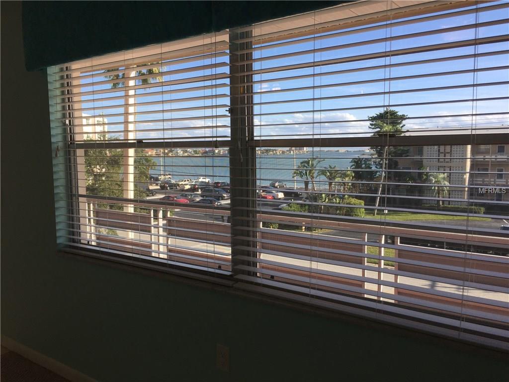 1898 SHORE DRIVE S, SOUTH PASADENA, Florida 33707, 1 Bedroom Bedrooms, 5 Rooms Rooms,1 BathroomBathrooms,Residential,For sale,SHORE,U7844659
