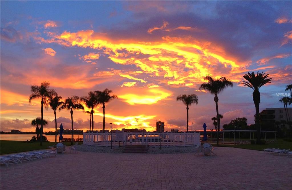 1898 SHORE DRIVE S, SOUTH PASADENA, Florida 33707, 1 Bedroom Bedrooms, 5 Rooms Rooms,1 BathroomBathrooms,Residential,For sale,SHORE,U7844659