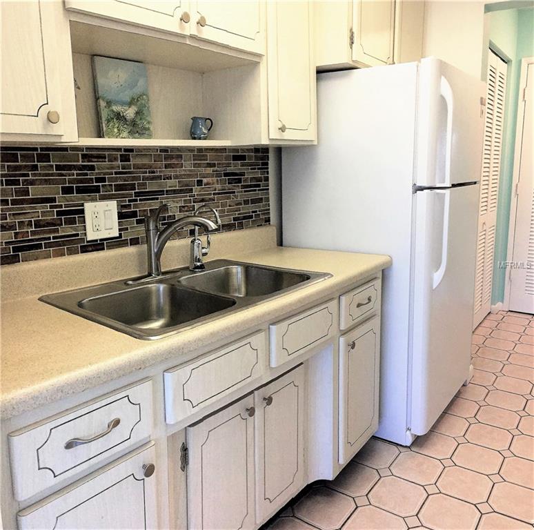 1898 SHORE DRIVE S, SOUTH PASADENA, Florida 33707, 1 Bedroom Bedrooms, 5 Rooms Rooms,1 BathroomBathrooms,Residential,For sale,SHORE,U7844659