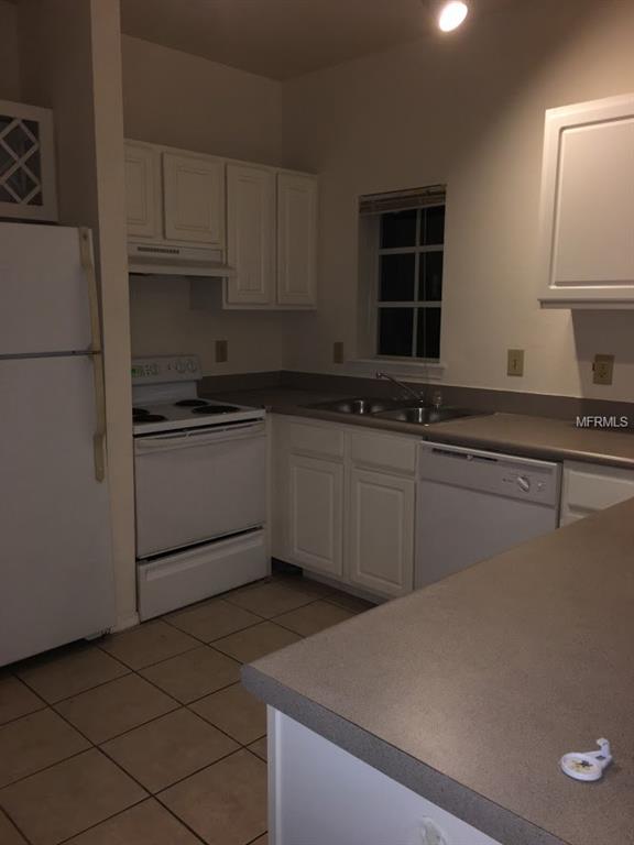 197 VILLA DI ESTE TERRACE, LAKE MARY, Florida 32746, 2 Bedrooms Bedrooms, 4 Rooms Rooms,2 BathroomsBathrooms,Residential,For sale,VILLA DI ESTE,O5558048
