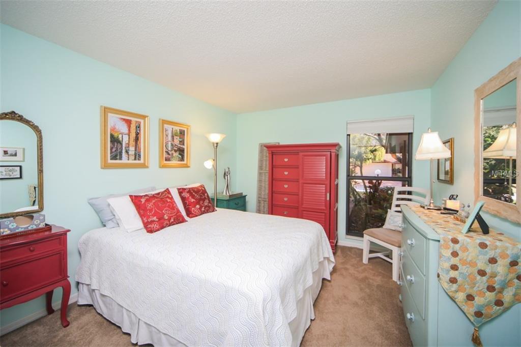 4640 OAK FOREST DRIVE E, SARASOTA, Florida 34231, 2 Bedrooms Bedrooms, 7 Rooms Rooms,2 BathroomsBathrooms,Residential,For sale,OAK FOREST,A4208215