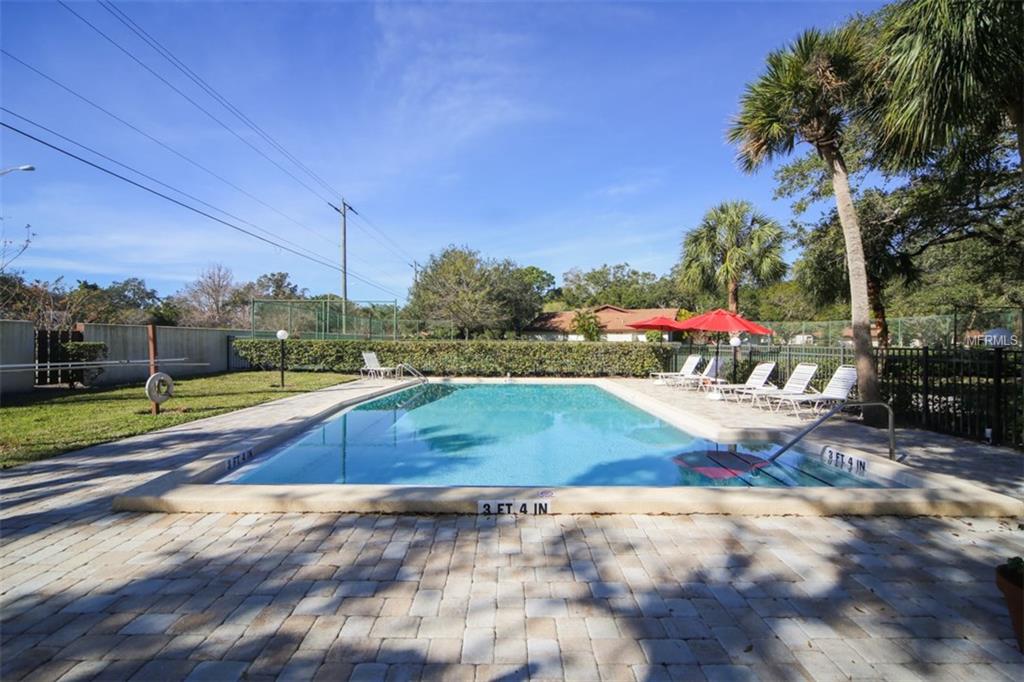 4640 OAK FOREST DRIVE E, SARASOTA, Florida 34231, 2 Bedrooms Bedrooms, 7 Rooms Rooms,2 BathroomsBathrooms,Residential,For sale,OAK FOREST,A4208215