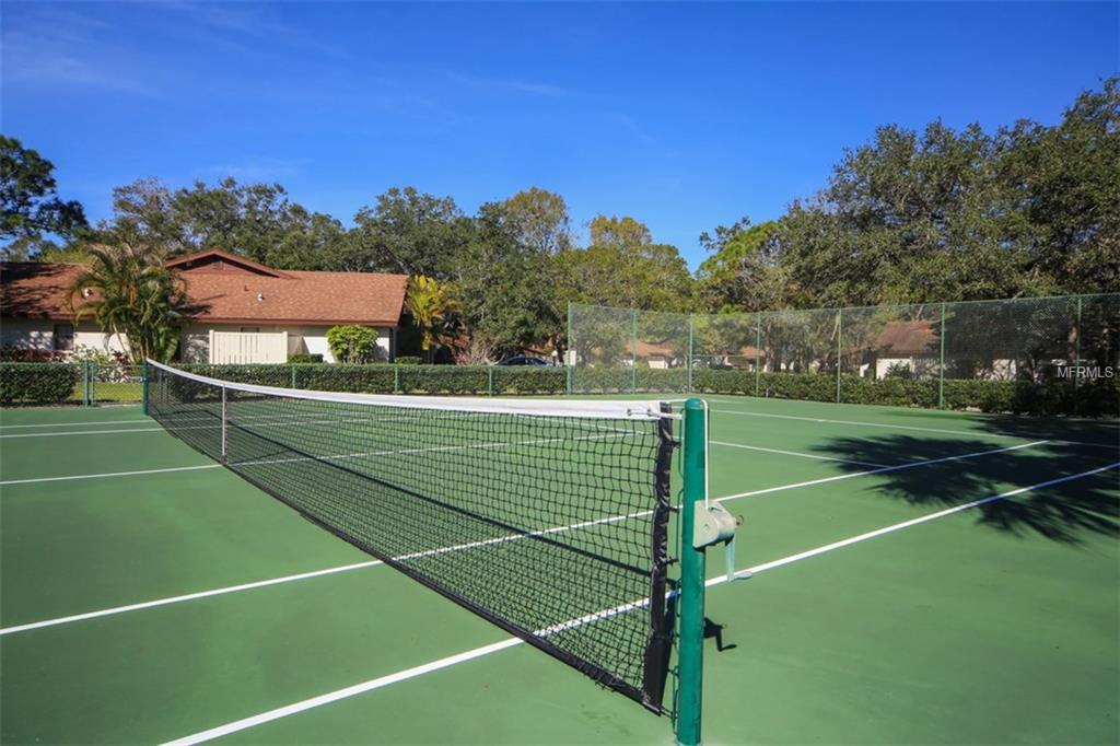 4640 OAK FOREST DRIVE E, SARASOTA, Florida 34231, 2 Bedrooms Bedrooms, 7 Rooms Rooms,2 BathroomsBathrooms,Residential,For sale,OAK FOREST,A4208215