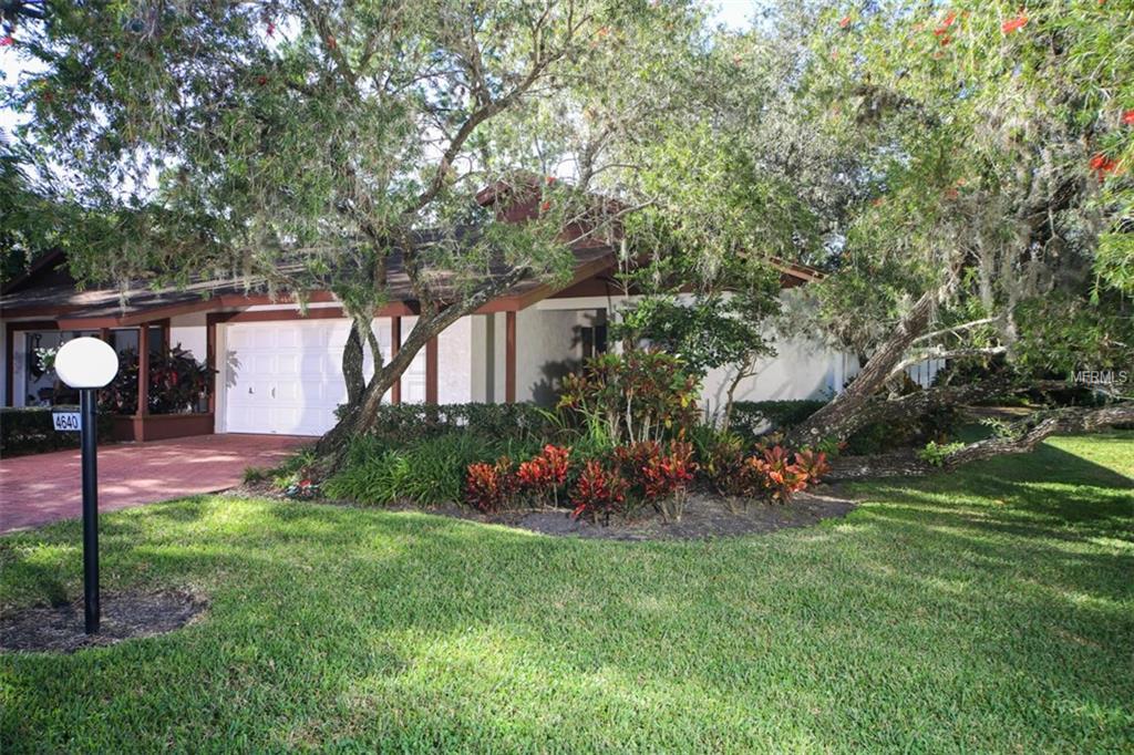 4640 OAK FOREST DRIVE E, SARASOTA, Florida 34231, 2 Bedrooms Bedrooms, 7 Rooms Rooms,2 BathroomsBathrooms,Residential,For sale,OAK FOREST,A4208215