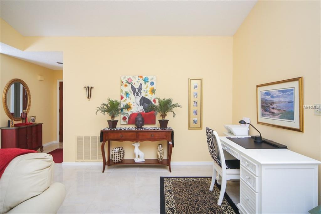 4640 OAK FOREST DRIVE E, SARASOTA, Florida 34231, 2 Bedrooms Bedrooms, 7 Rooms Rooms,2 BathroomsBathrooms,Residential,For sale,OAK FOREST,A4208215