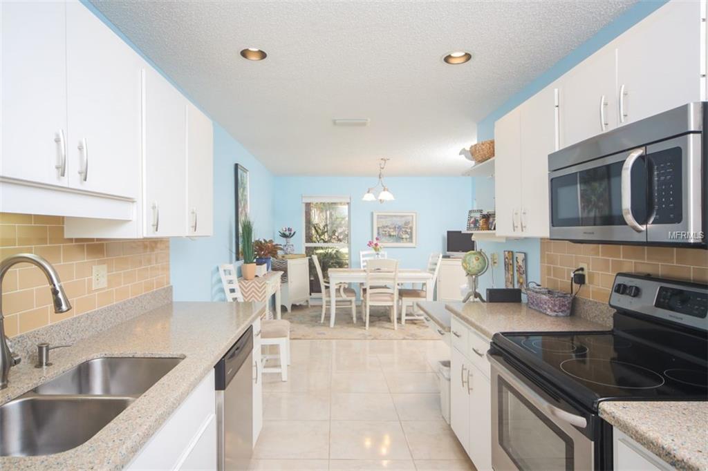 4640 OAK FOREST DRIVE E, SARASOTA, Florida 34231, 2 Bedrooms Bedrooms, 7 Rooms Rooms,2 BathroomsBathrooms,Residential,For sale,OAK FOREST,A4208215