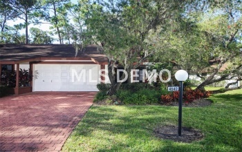 4640 OAK FOREST DRIVE E, SARASOTA, Florida 34231, 2 Bedrooms Bedrooms, 7 Rooms Rooms,2 BathroomsBathrooms,Residential,For sale,OAK FOREST,A4208215