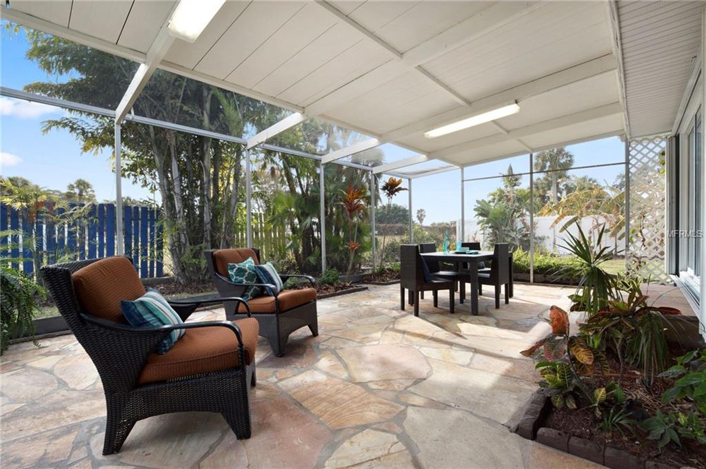 7912 GARDEN DRIVE N, ST PETERSBURG, Florida 33710, 3 Bedrooms Bedrooms, 7 Rooms Rooms,3 BathroomsBathrooms,Residential,For sale,GARDEN,U7846106