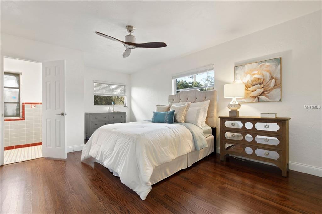 7912 GARDEN DRIVE N, ST PETERSBURG, Florida 33710, 3 Bedrooms Bedrooms, 7 Rooms Rooms,3 BathroomsBathrooms,Residential,For sale,GARDEN,U7846106