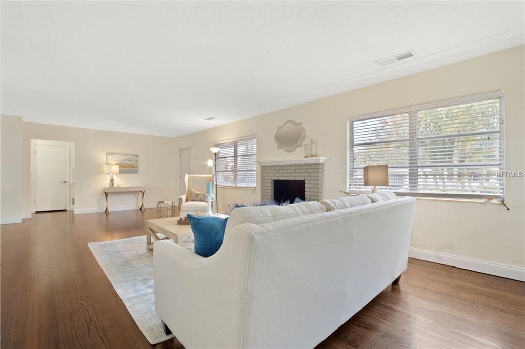 7912 GARDEN DRIVE N, ST PETERSBURG, Florida 33710, 3 Bedrooms Bedrooms, 7 Rooms Rooms,3 BathroomsBathrooms,Residential,For sale,GARDEN,U7846106