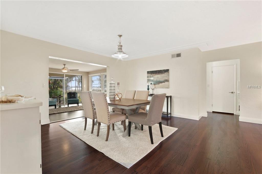 7912 GARDEN DRIVE N, ST PETERSBURG, Florida 33710, 3 Bedrooms Bedrooms, 7 Rooms Rooms,3 BathroomsBathrooms,Residential,For sale,GARDEN,U7846106