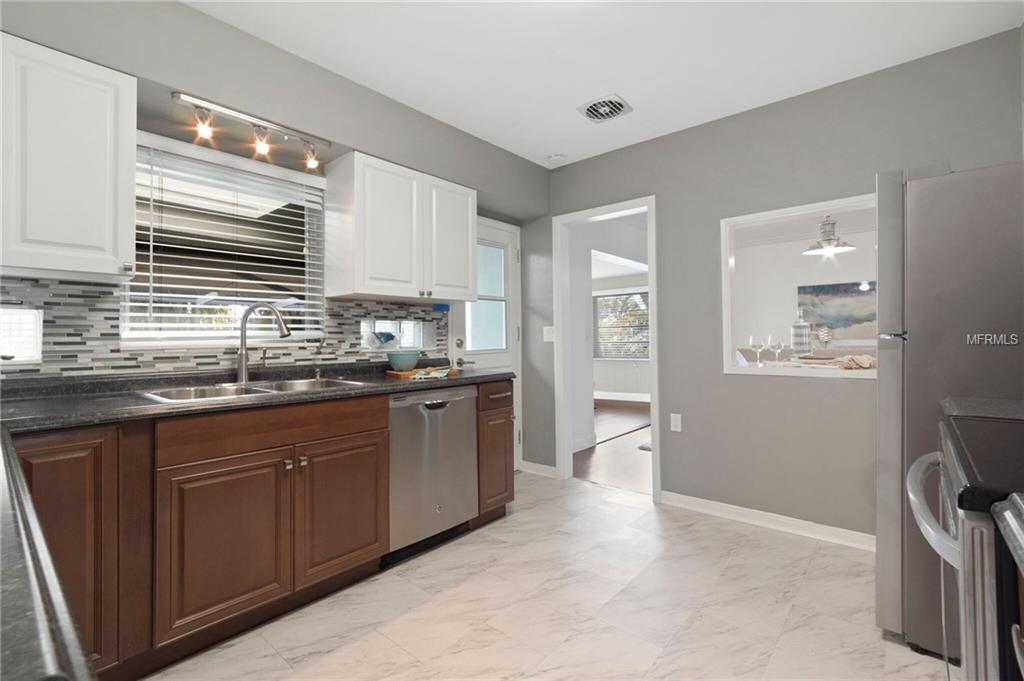 7912 GARDEN DRIVE N, ST PETERSBURG, Florida 33710, 3 Bedrooms Bedrooms, 7 Rooms Rooms,3 BathroomsBathrooms,Residential,For sale,GARDEN,U7846106