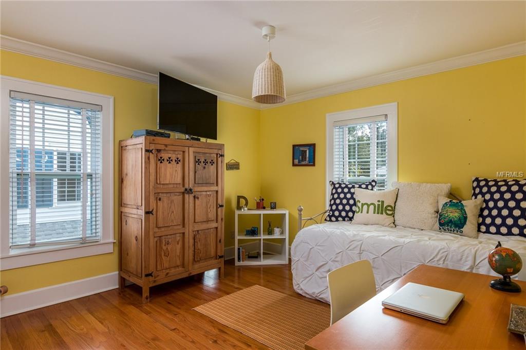 134 15TH AVENUE N, ST PETERSBURG, Florida 33704, 5 Bedrooms Bedrooms, 12 Rooms Rooms,3 BathroomsBathrooms,Residential,For sale,15TH,U7846445