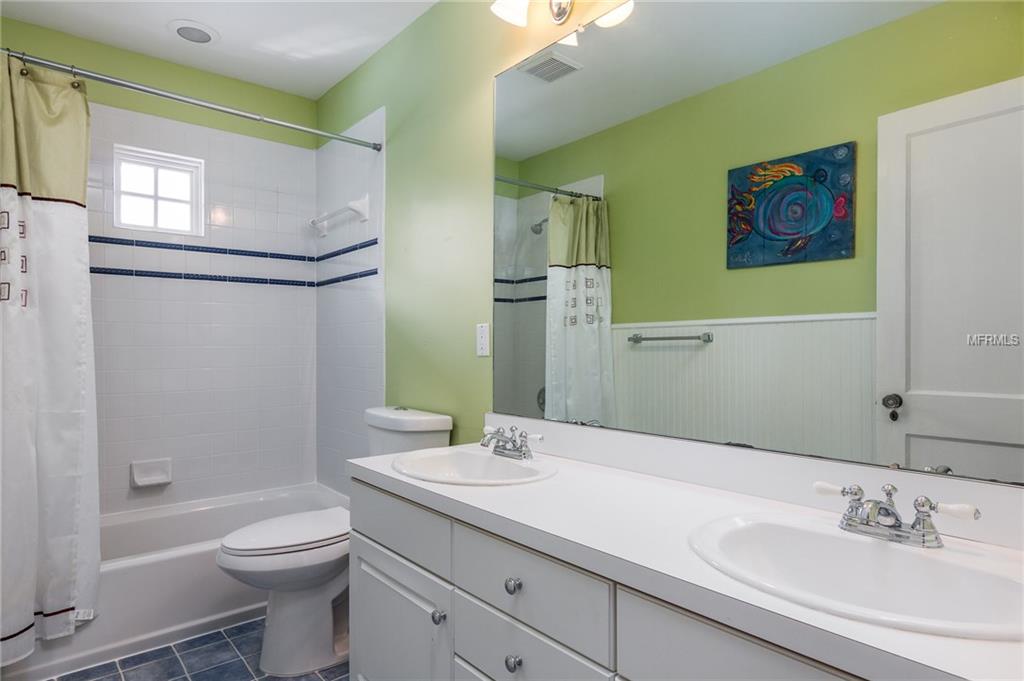 134 15TH AVENUE N, ST PETERSBURG, Florida 33704, 5 Bedrooms Bedrooms, 12 Rooms Rooms,3 BathroomsBathrooms,Residential,For sale,15TH,U7846445